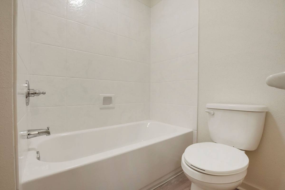 Townhouse for rent at 2600 Pasadena Ave, Metairie, LA 70001