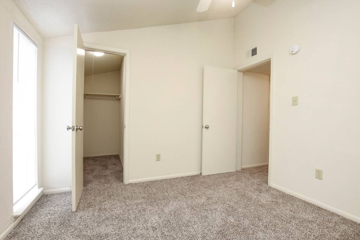 Townhouse for rent at 2600 Pasadena Ave, Metairie, LA 70001