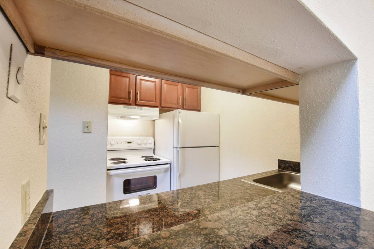 Townhouse for rent at 2600 Pasadena Ave, Metairie, LA 70001