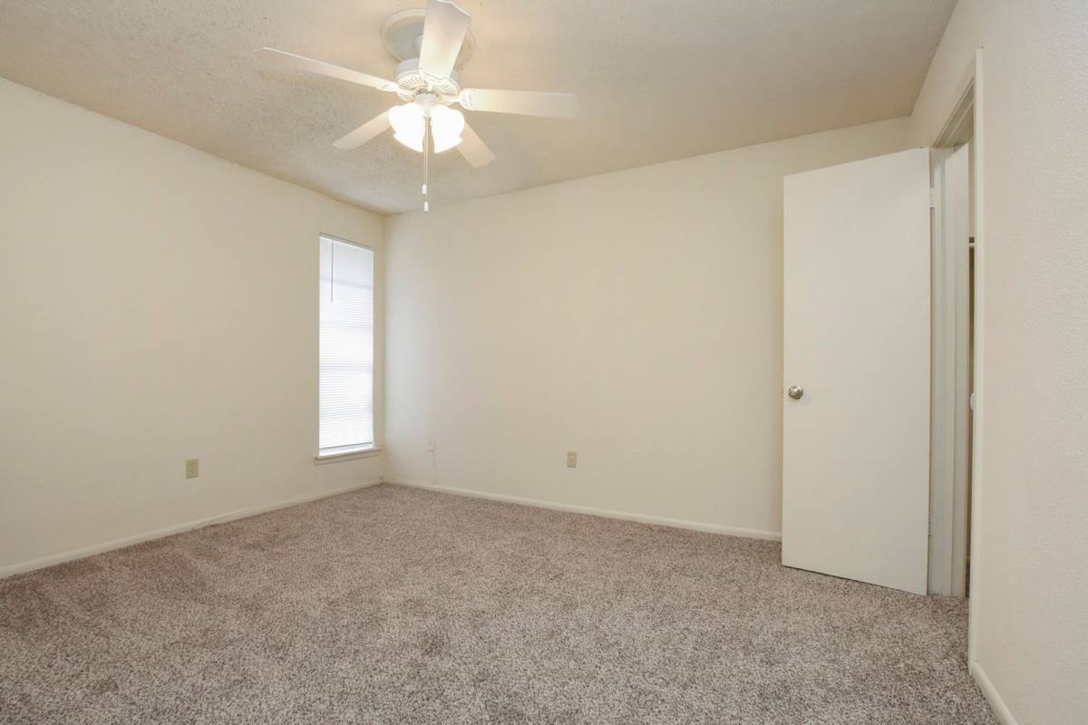 Townhouse for rent at 2600 Pasadena Ave, Metairie, LA 70001