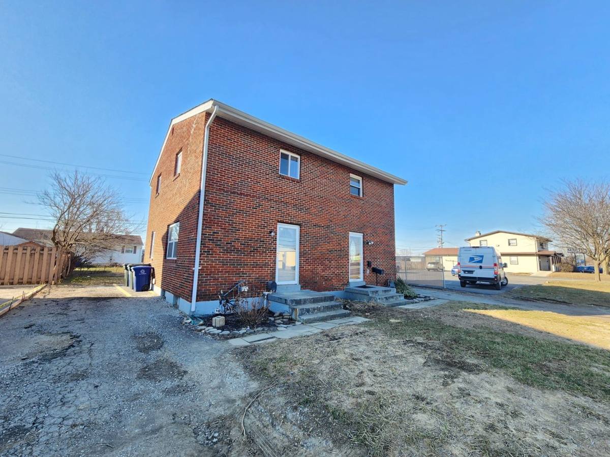 Townhouse for rent at 4197 Sullivant Ave, Columbus, OH 43228