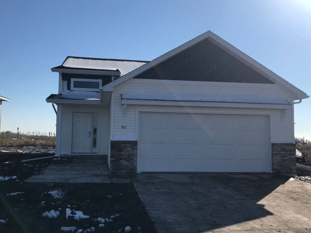 House for rent at 811 Cathy Dr W, West Fargo, ND 58078