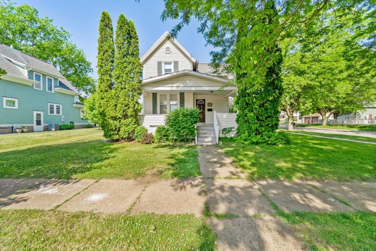 House for rent at 903 Franklin St, Cedar Falls, IA 50613