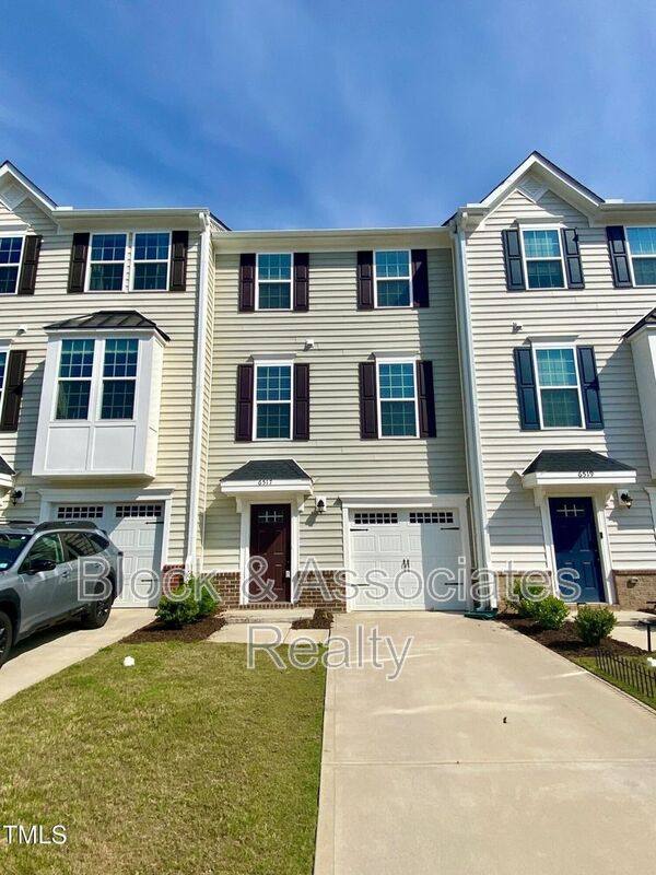 Townhouse for rent at 6517 Pathfinder Way, Raleigh, NC 27616