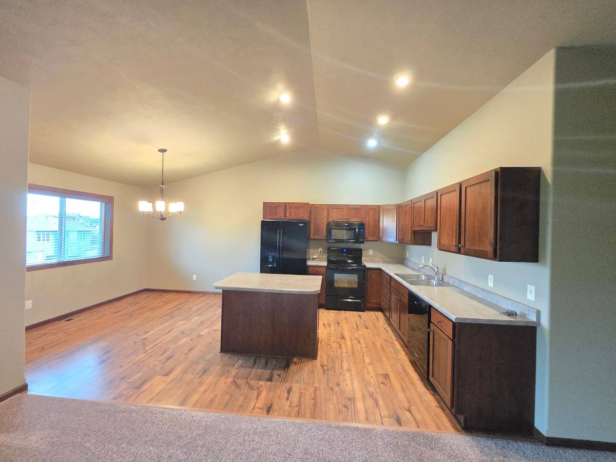 Apartment for rent at 3208 & 3210 E, Sioux Falls, SD 57103