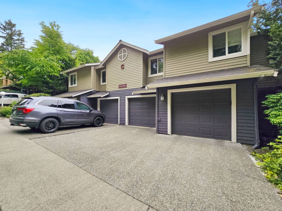 Townhouse for rent at 12915 SE 28th Place, Bellevue, WA 98005
