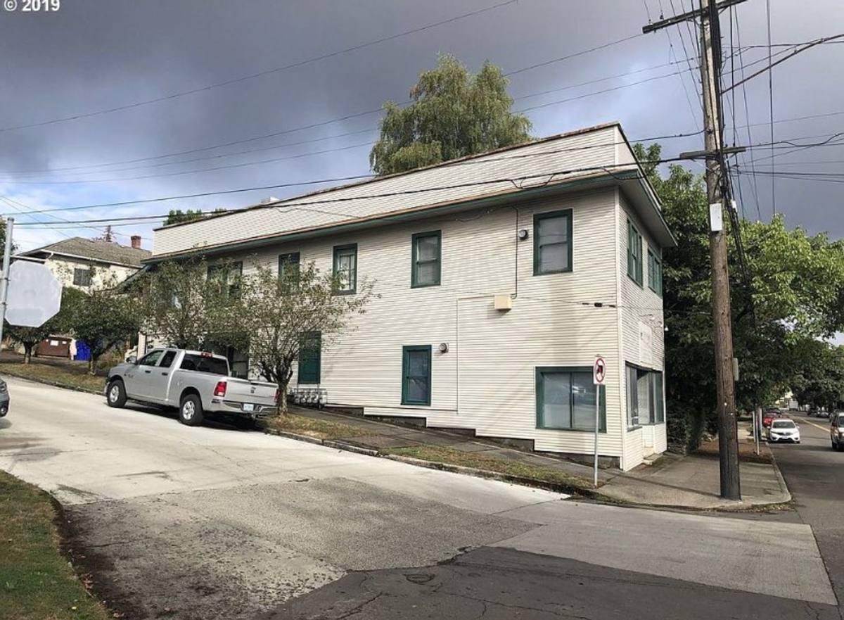 Apartment for rent at 3615 SE Milwaukie Ave, Portland, OR 97202