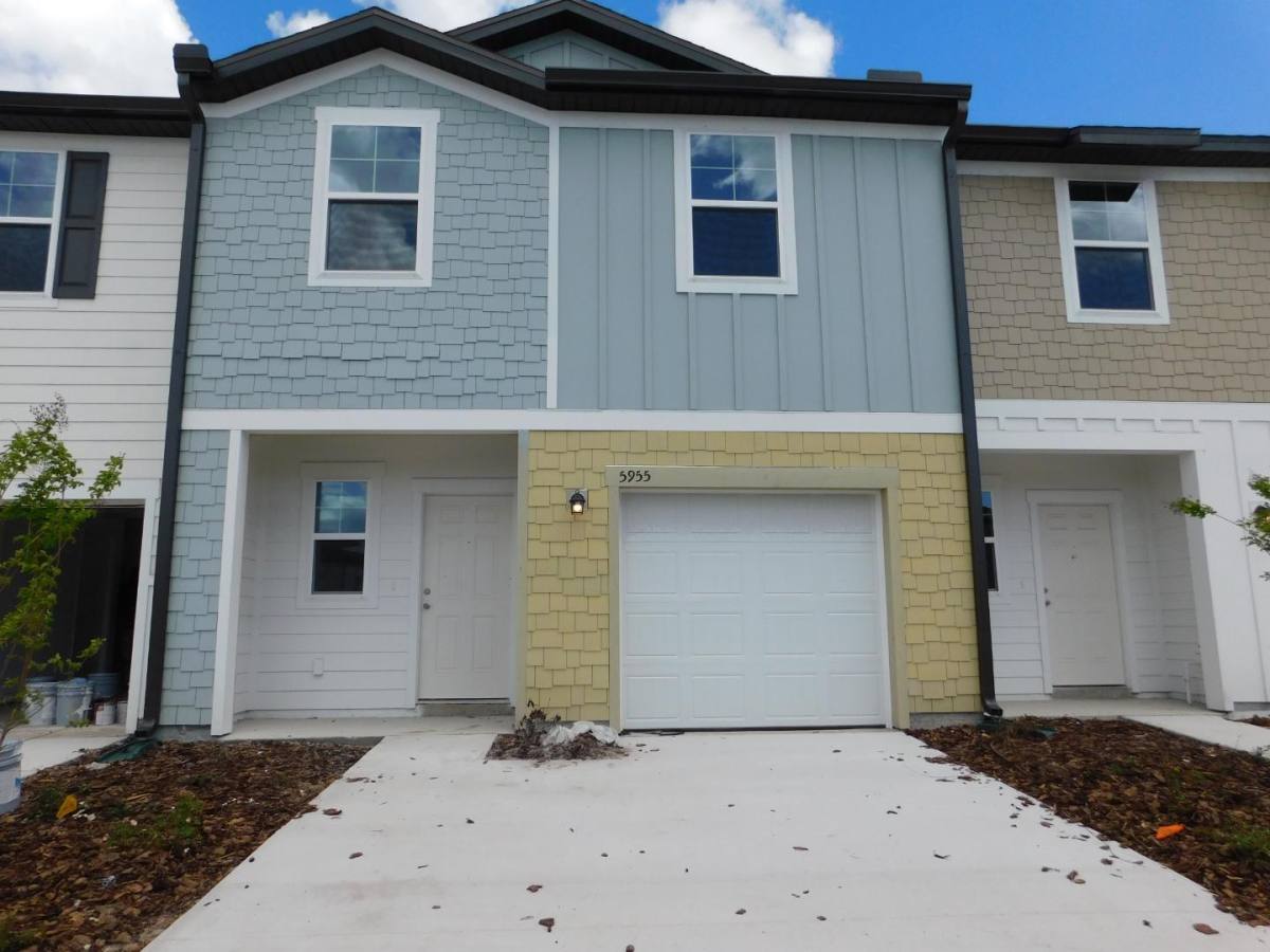 Townhouse for rent at 5955 Chestnut Grove Place, Saint Cloud, FL 34771