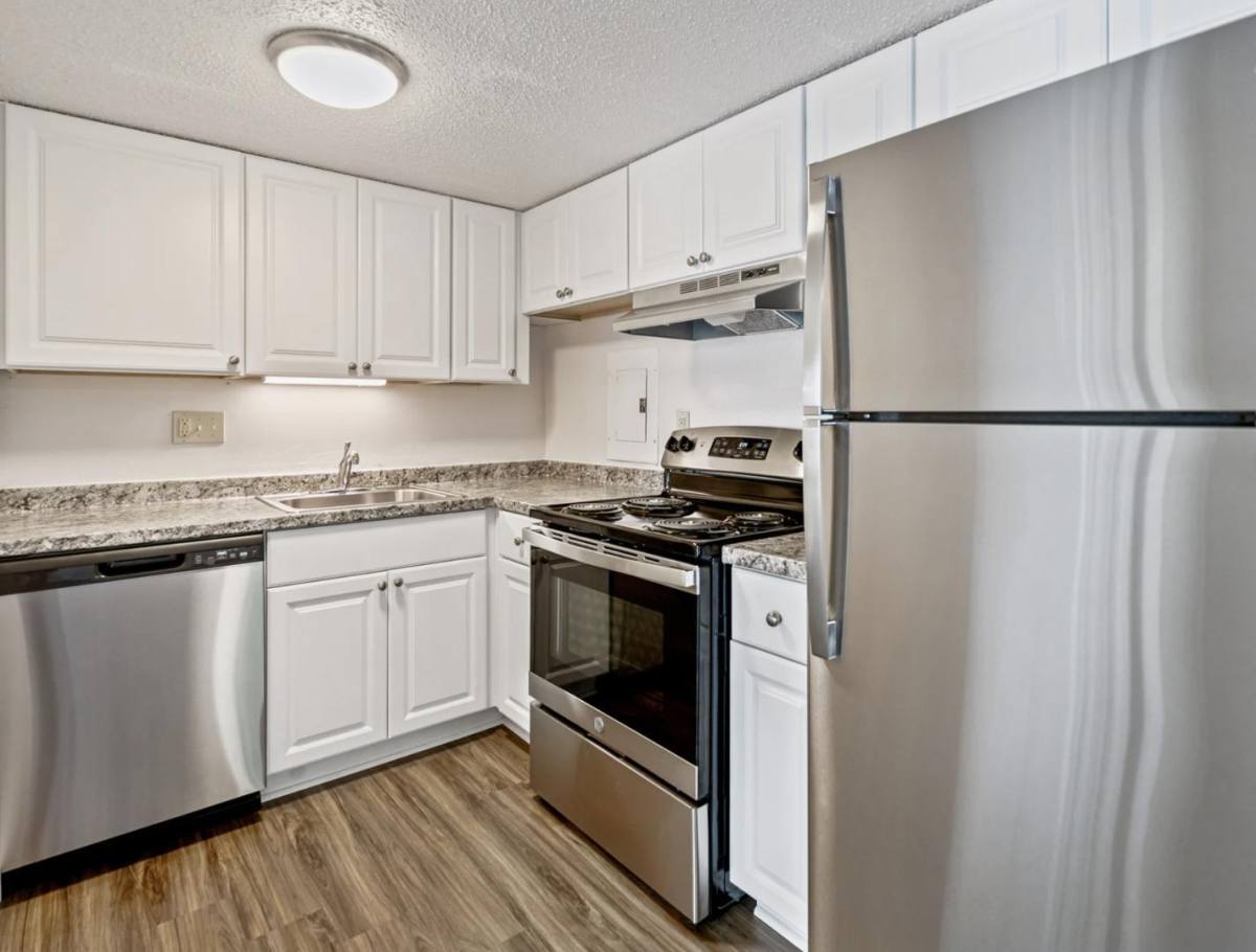 Townhouse for rent at Winchester Park & Woods, 125 Village Green N, Riverside, RI 02915