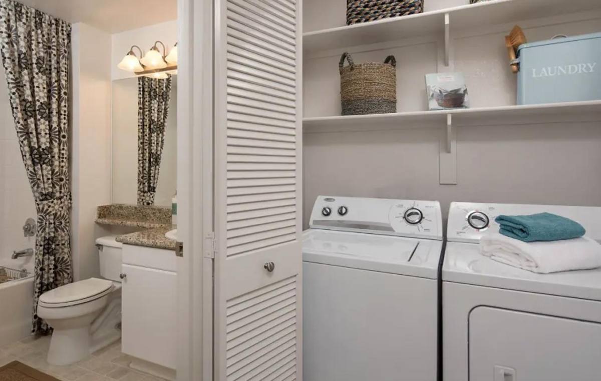 Apartment for rent at Rancho Santa Fe Apartment Homes, 2480 Irvine Blvd, Tustin, CA 92782