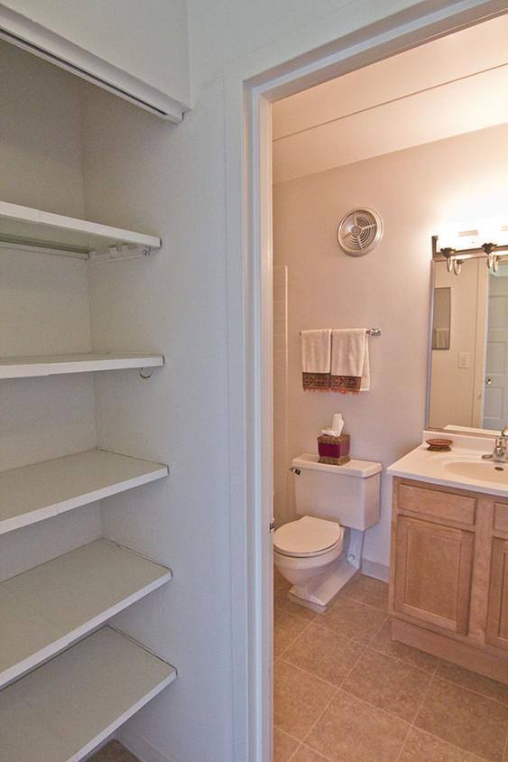 Apartment for rent at 3905 Tower Dr, Richton Park, IL 60471