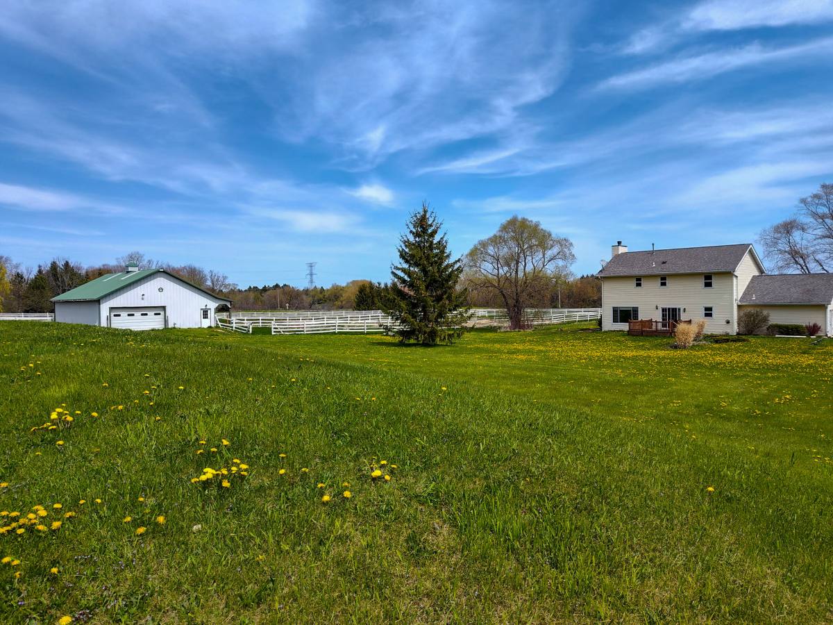 House for rent at 2322 Cedar Sauk Rd, Saukville, WI 53080