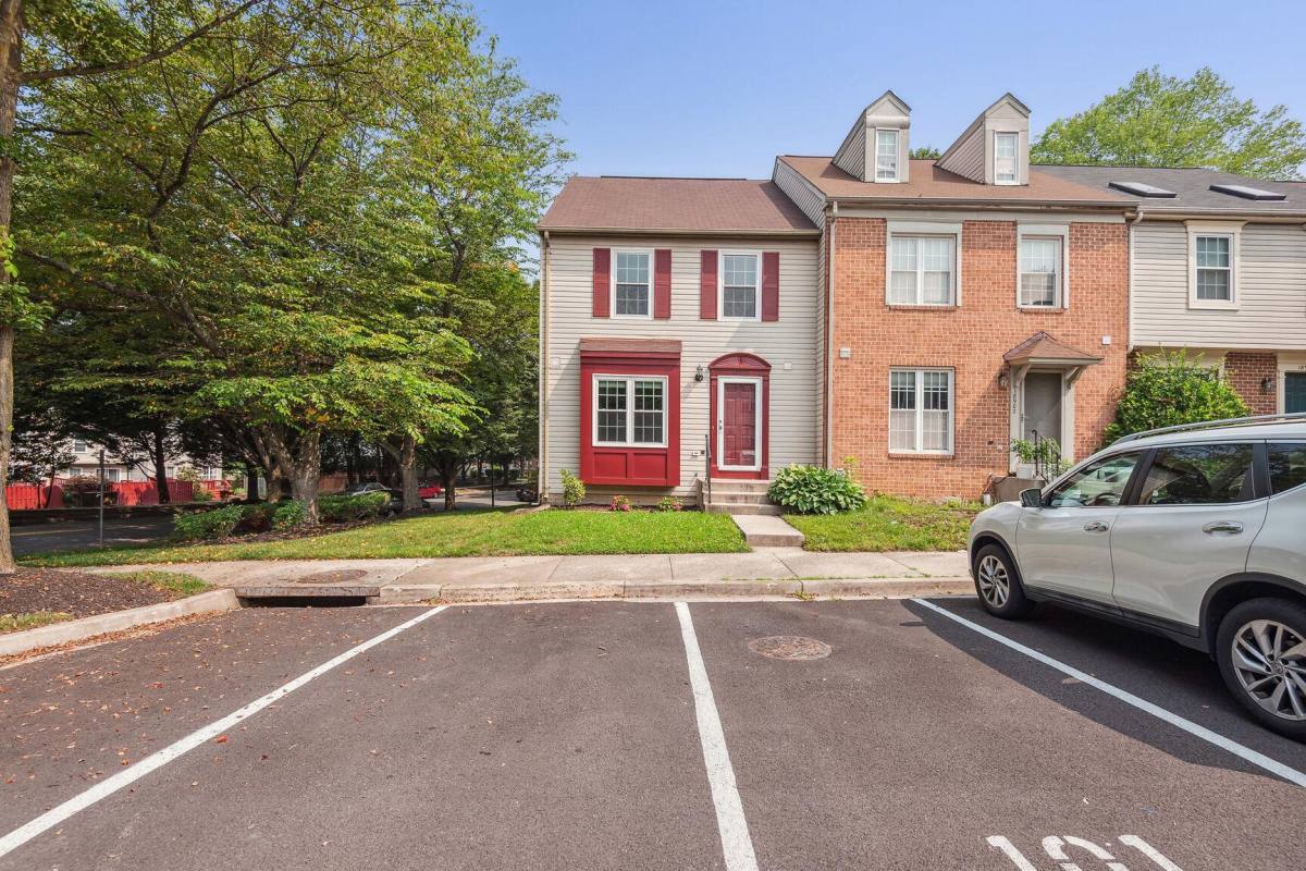 Townhouse for rent at 18900 Ferry Landing Circle #1, Germantown, MD 20874