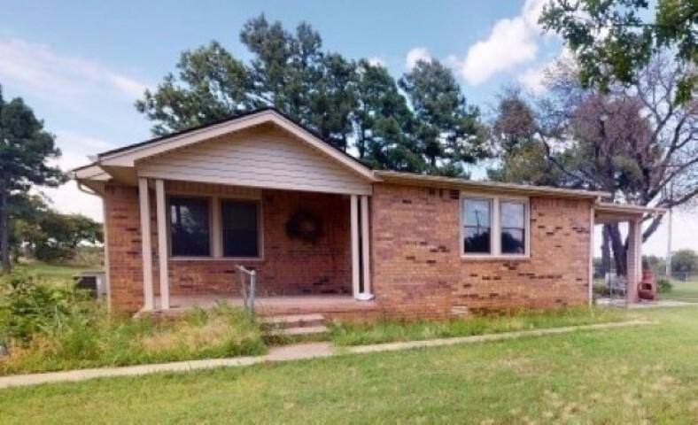 House for rent at 1176 Cox City Rd, Rush Springs, OK 73082