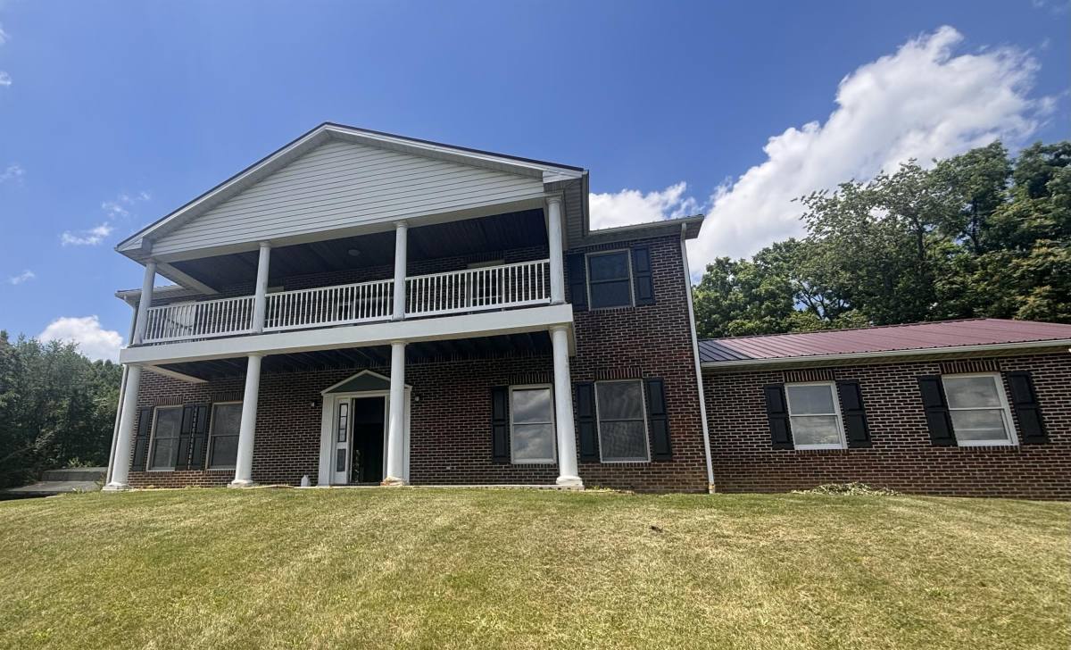House for rent at 7656 Fairplay Rd, Boonsboro, MD 21713