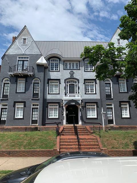 Apartment for rent at 1120 W Grace St, Richmond, VA 23220