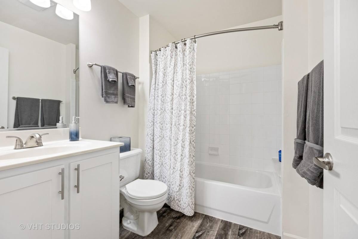 Townhouse for rent at 384 Haydn Court #384, Wheaton, IL 60189