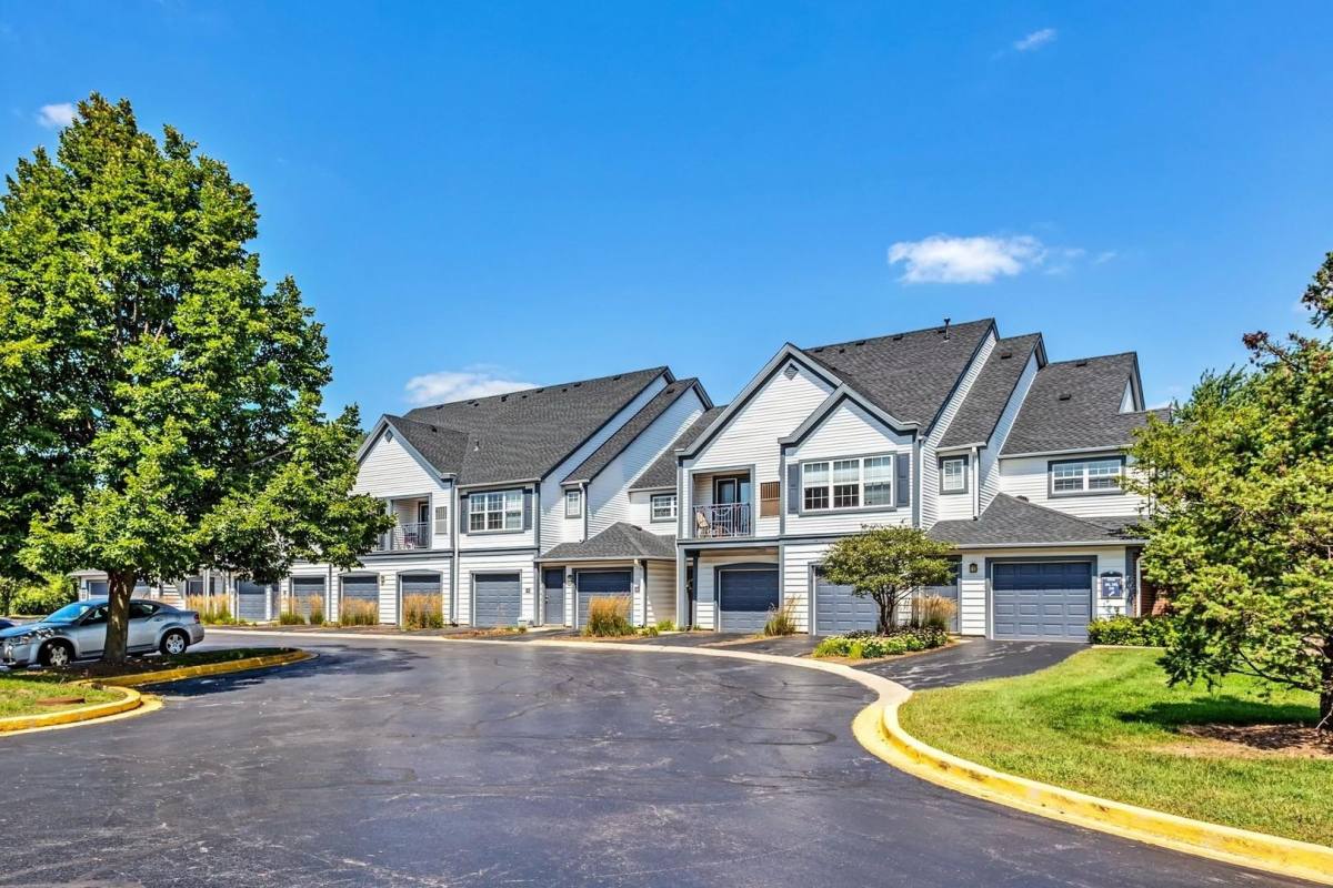 Townhouse for rent at 336 Schubert Court #336, Wheaton, IL 60189