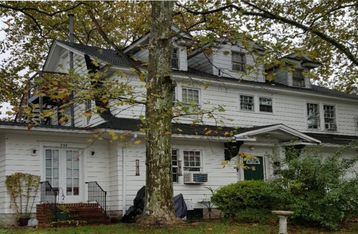 Apartment for rent at 253 S White Horse Pike, Berlin, NJ 08009