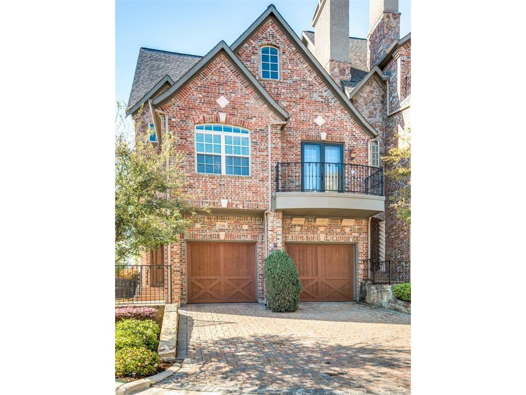 Townhouse for rent at The Manors at Valley Ranch, 530 Rockingham Dr, Irving, TX 75063