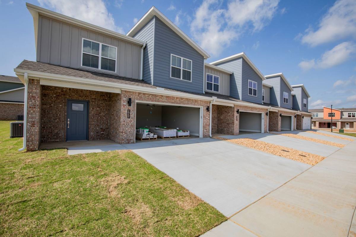 Townhouse for rent at 943 Seaborn Way, Pea Ridge, AR 72751