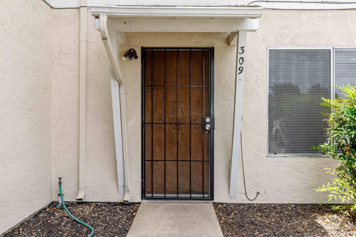 Apartment for rent at 307-313 Almond Ave, Turlock, CA 95380