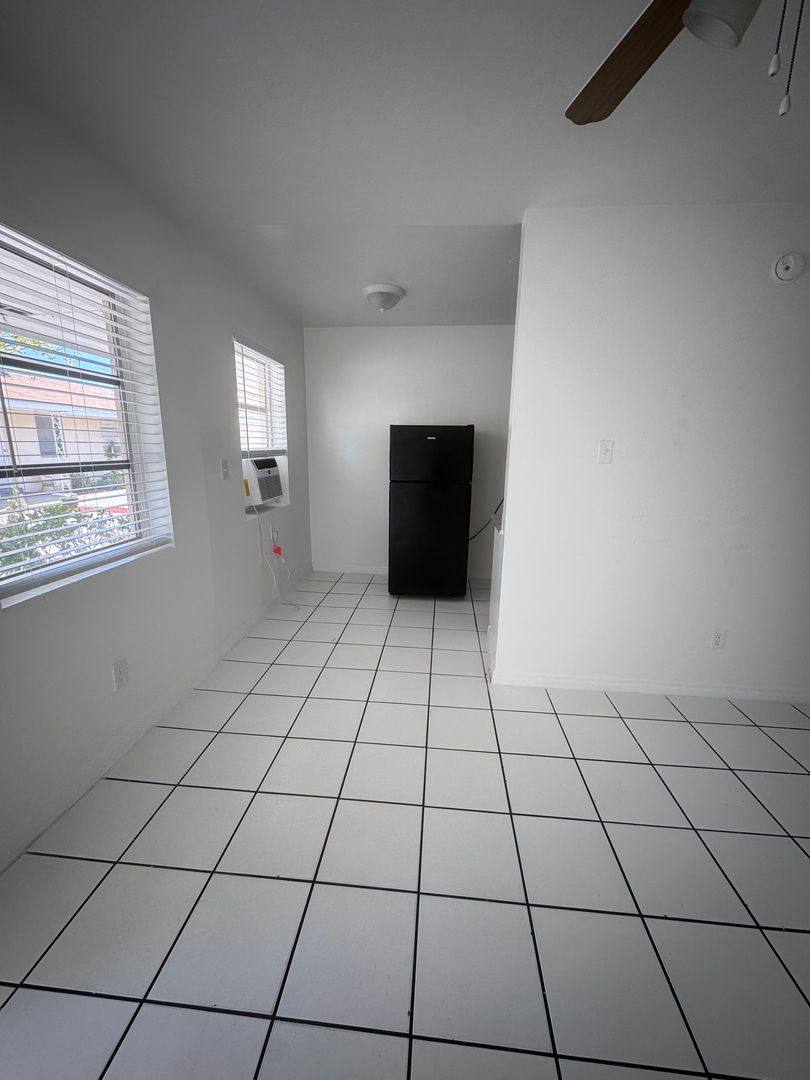Apartment for rent at 405 6th Ave S, Lake Worth Beach, FL 33460