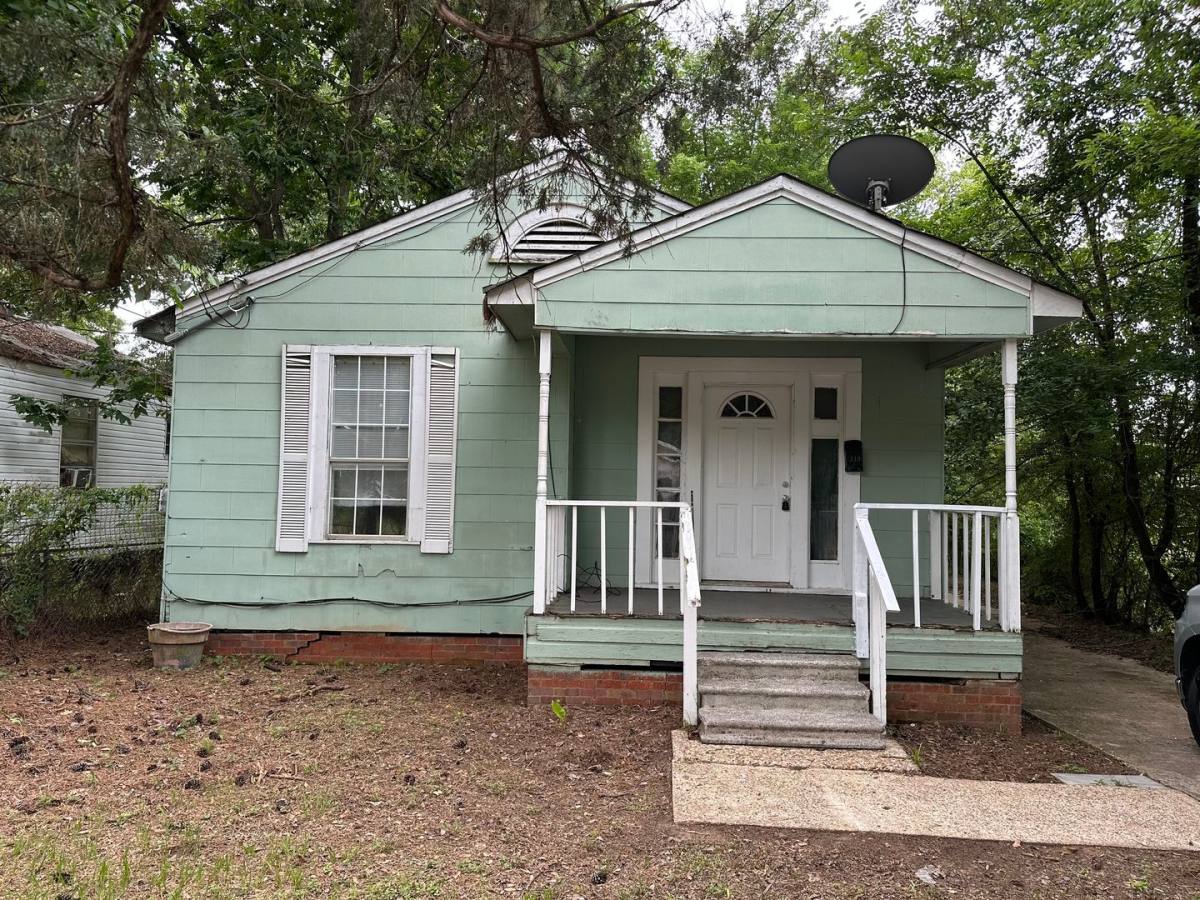 House for rent at 311 W 69th St, Shreveport, LA 71106