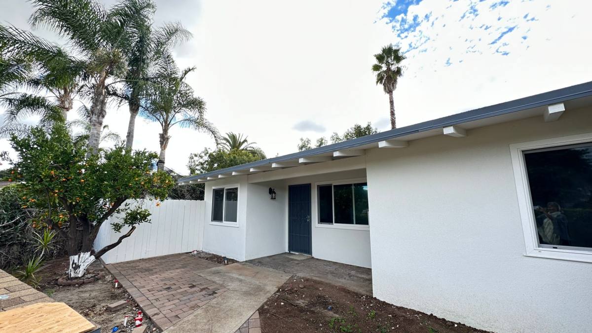 House for rent at 1225 Foothill Dr, Vista, CA 92084