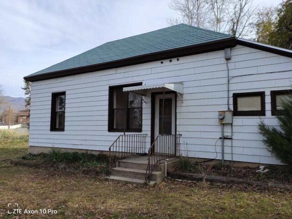 House for rent at 2557 S Orchard Dr, Bountiful, UT 84010