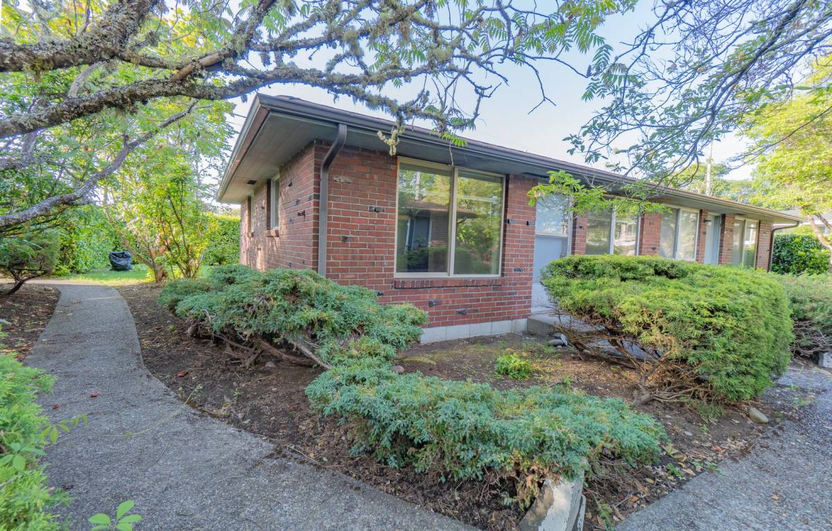 Apartment for rent at 9502 Whitman Ave SW, Lakewood, WA 98499