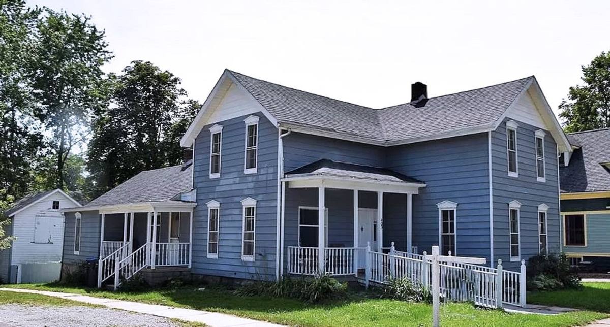 Apartment for rent at 405 W Washington St, Howell, MI 48843