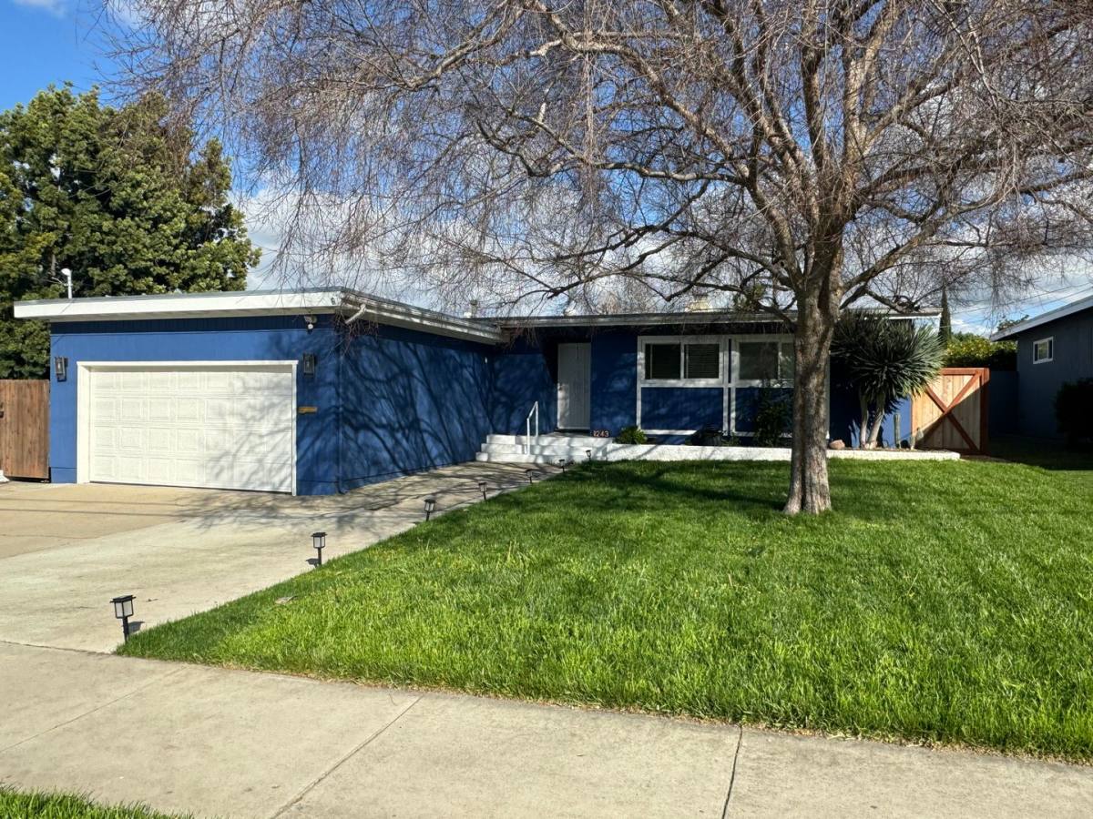 House for rent at 1243 Hardin Dr, El Cajon, CA 92020