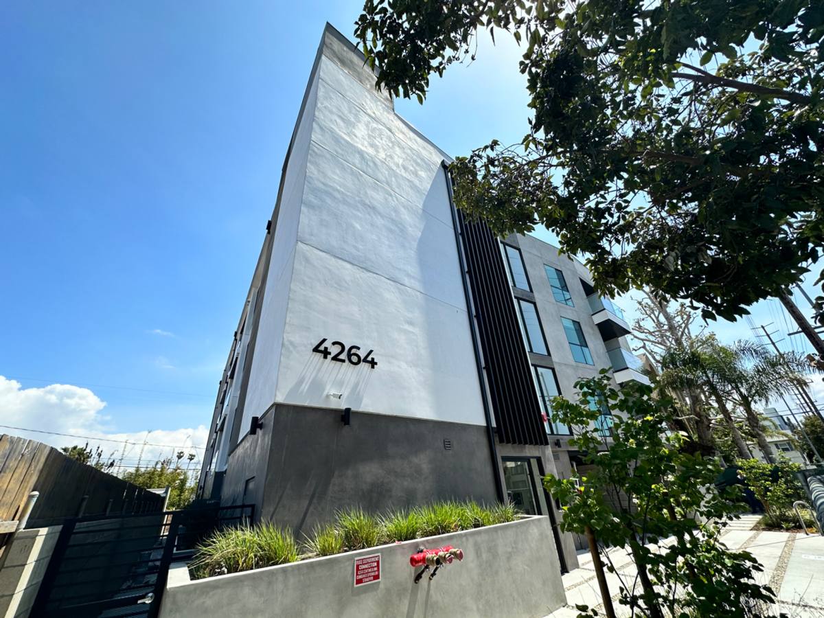 Apartment for rent at 4264 S Centinela Ave, Los Angeles, CA 90066