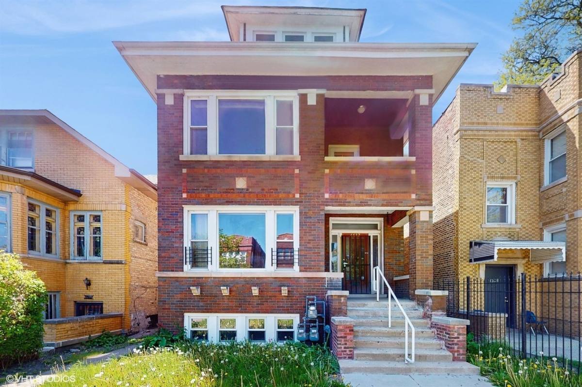 Apartment for rent at 6632 S Maplewood Ave, Chicago, IL 60629