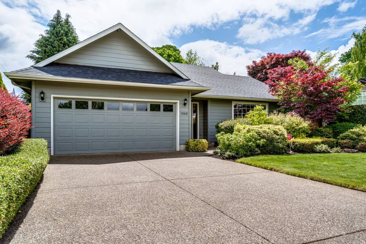 House for rent at 1866 Ridgley Blvd, Eugene, OR 97401