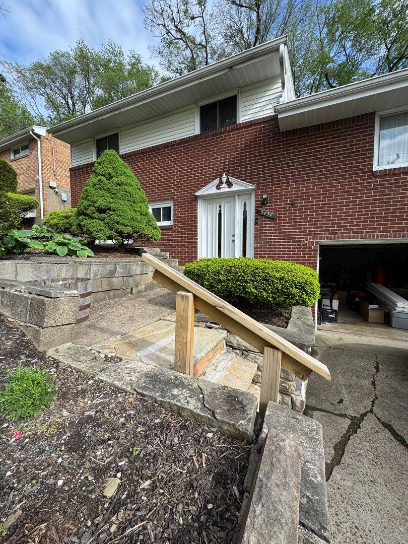 House for rent at 5454 Keenan Dr, Pittsburgh, PA 15236