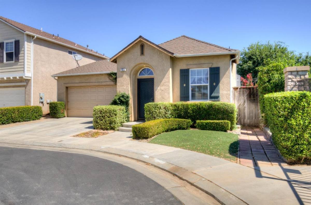 House for rent at 609 W Milano Lane, Clovis, CA 93619