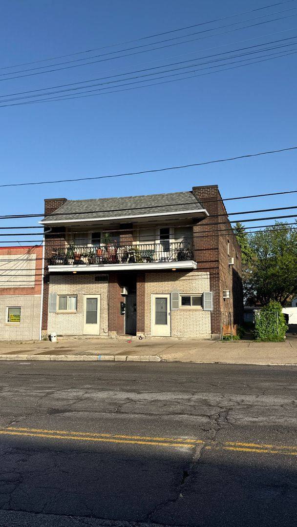 Apartment for rent at 4652 Warner Rd, Cleveland, OH 44125
