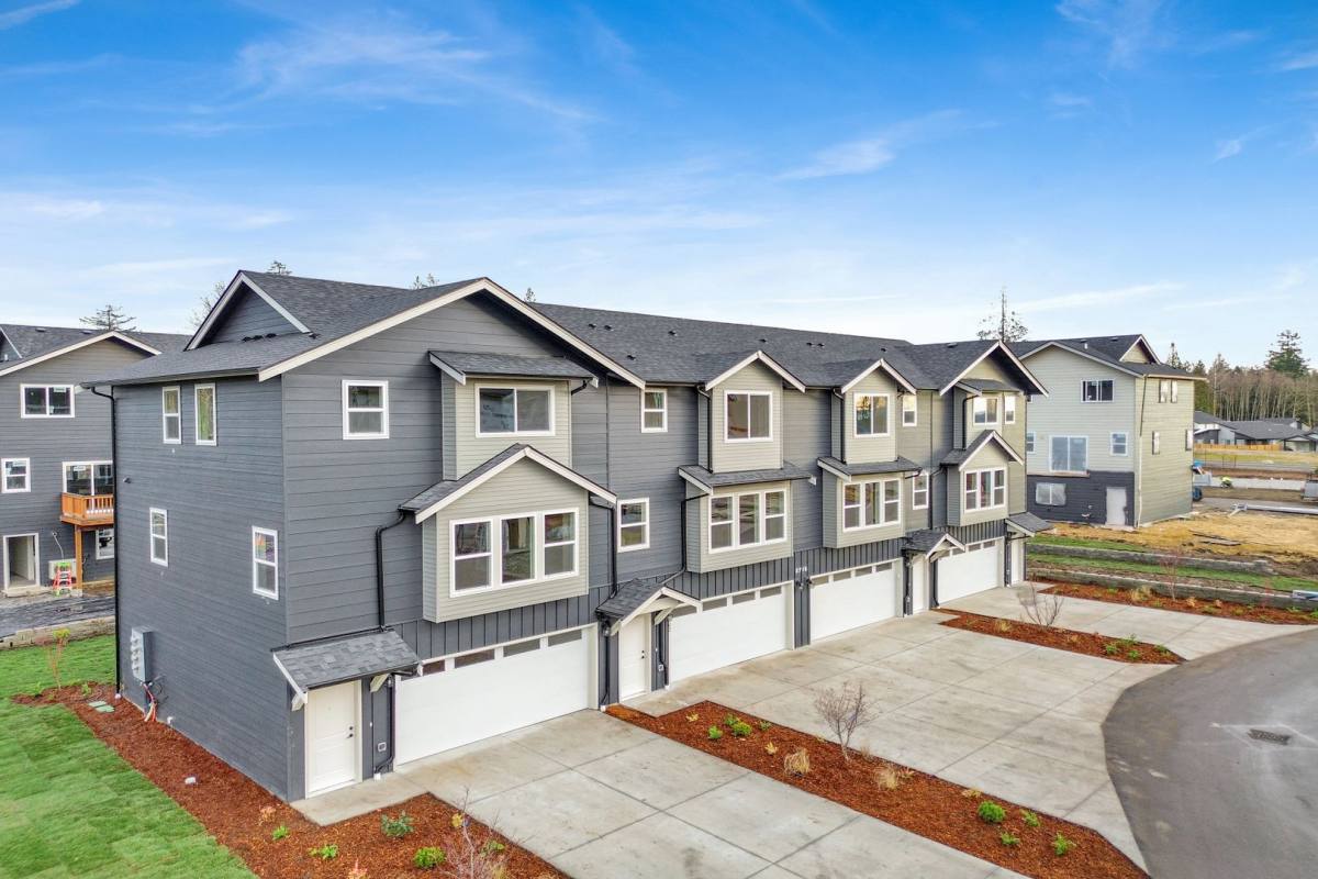 Apartment for rent at 2727 Oleander Loop, Blaine, WA 98230
