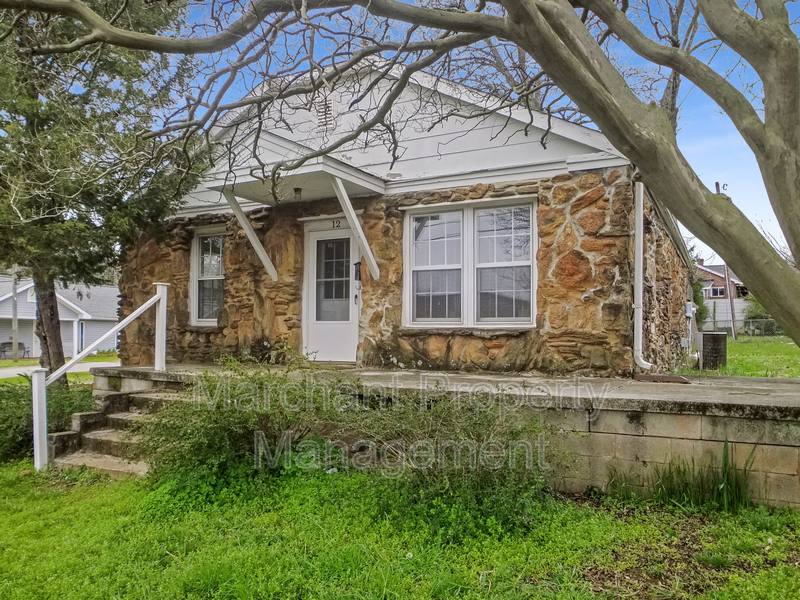 House for rent at 12 Burgess Ave, Greenville, SC 29609