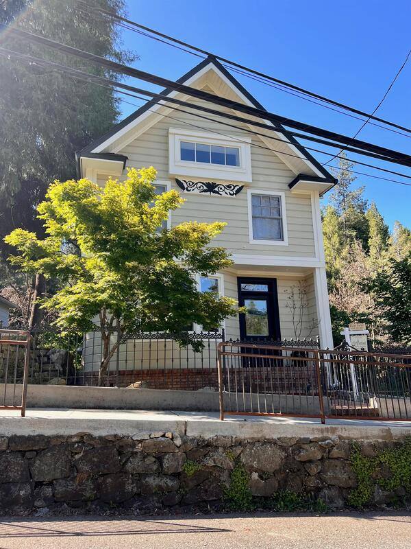 Townhouse for rent at 126 Boulder St, Nevada City, CA 95959