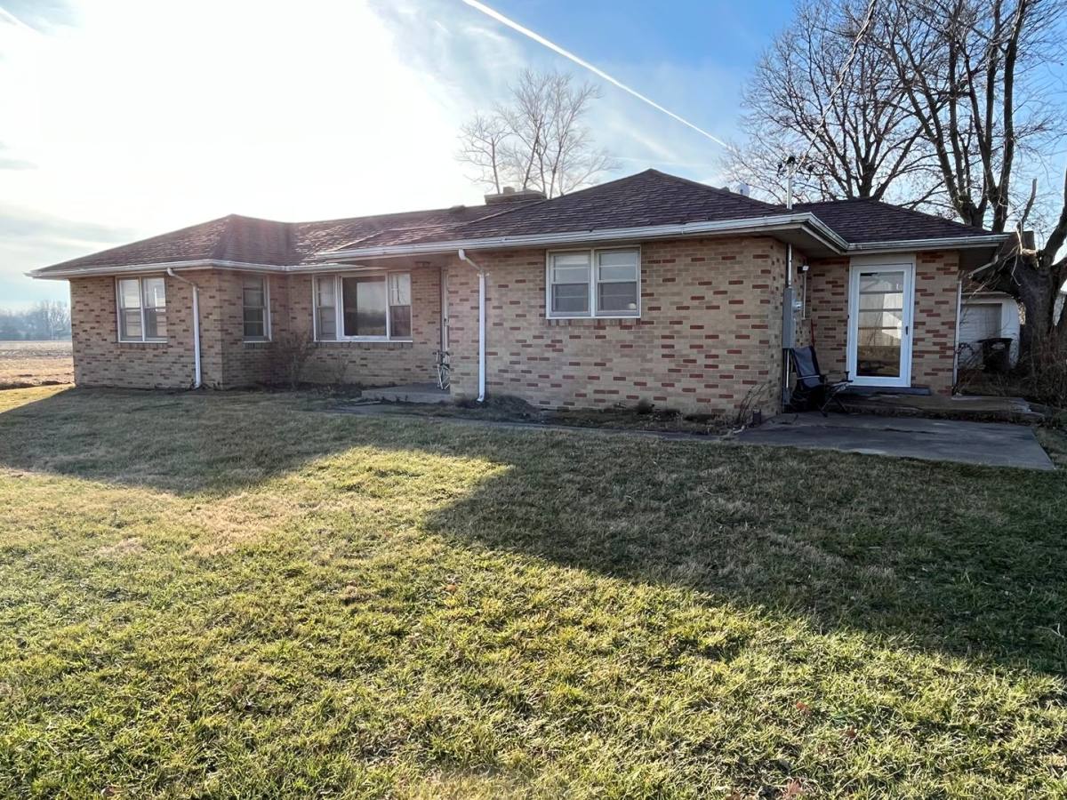 House for rent at 15755 Highway, Dow, IL 62022