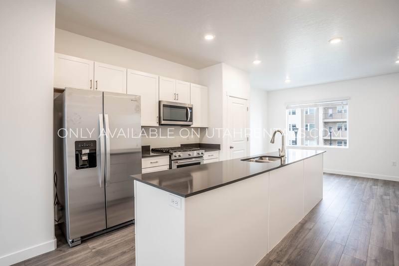 Townhouse for rent at 333 S 1110 W, American Fork, UT 84003