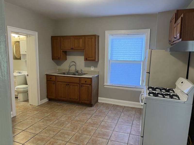 Apartment for rent at 8159 S Coles Ave #2R, Chicago, IL 60617