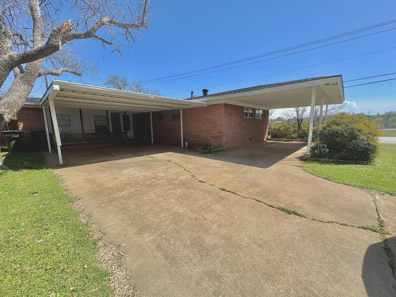 House for rent at 419 E Rogers Dr, Wichita Falls, TX 76309