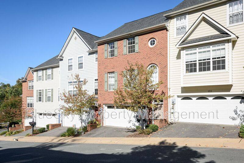 Townhouse for rent at 151 Brookwood Dr, Charlottesville, VA 22902
