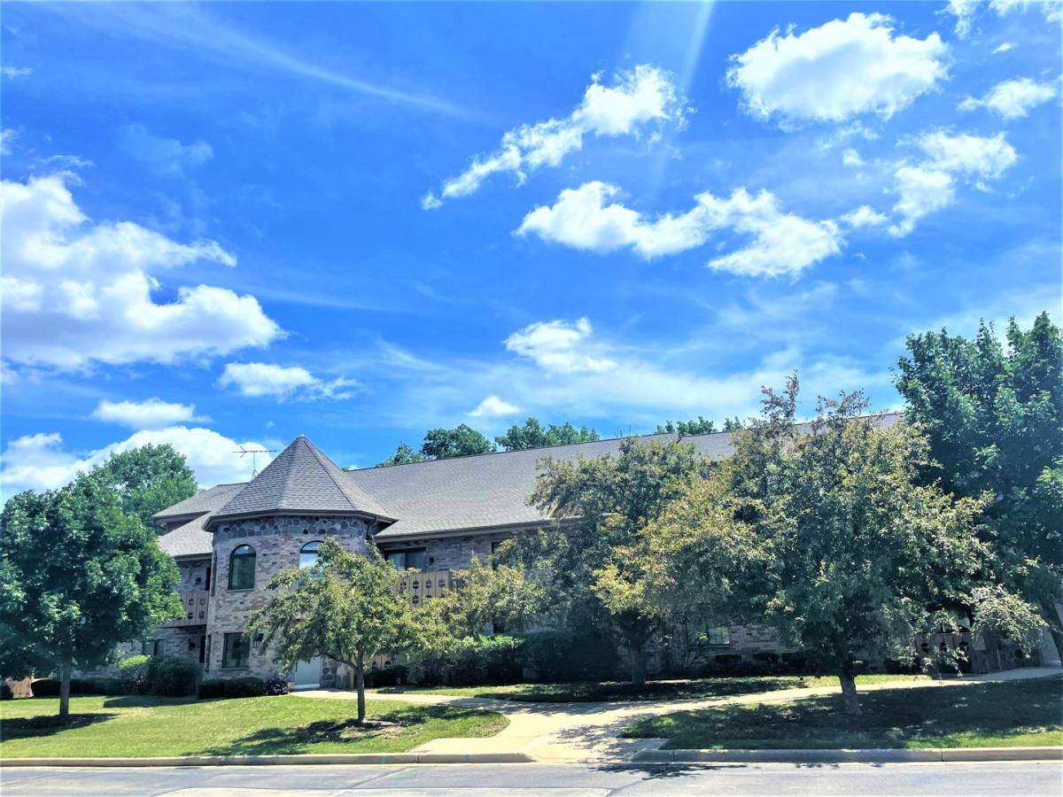 Apartment for rent at 6801-6865 S 68th St, Franklin, WI 53132