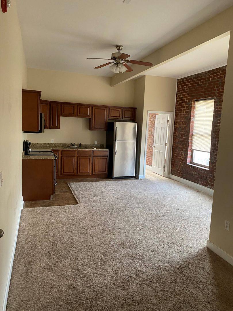 Apartment for rent at 313 W B St, Russellville, AR 72801