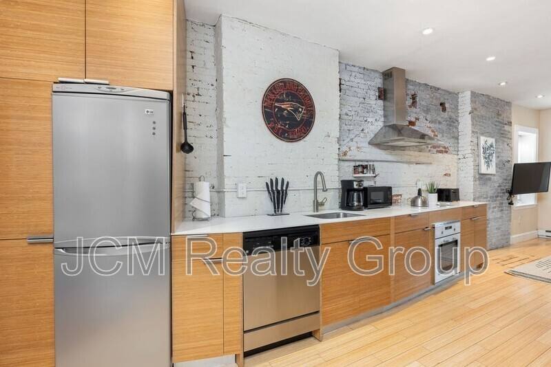 Apartment for rent at 1 Hull St Court #F 5th Floor, Boston, MA 02113